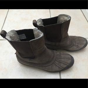 Brown Duclair UGG boots - Size 8